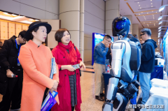 这一体验让达芬奇手稿中的从二维文字变为可操